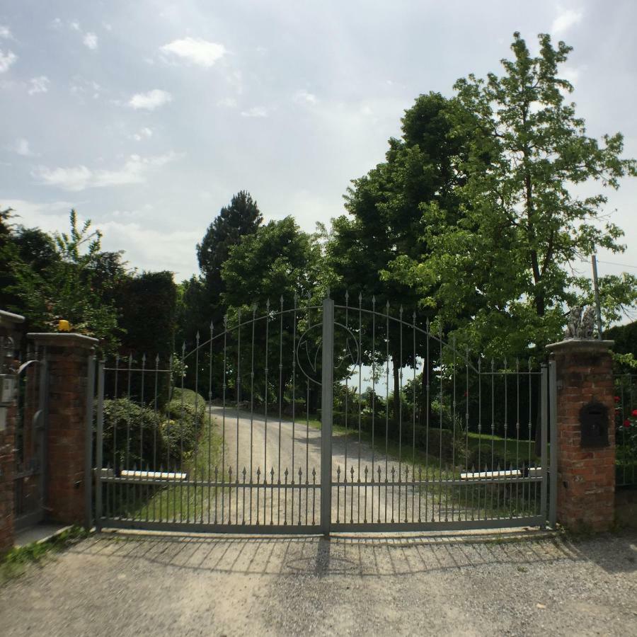 Suite Villa Aurelj Barolo Bagian luar foto